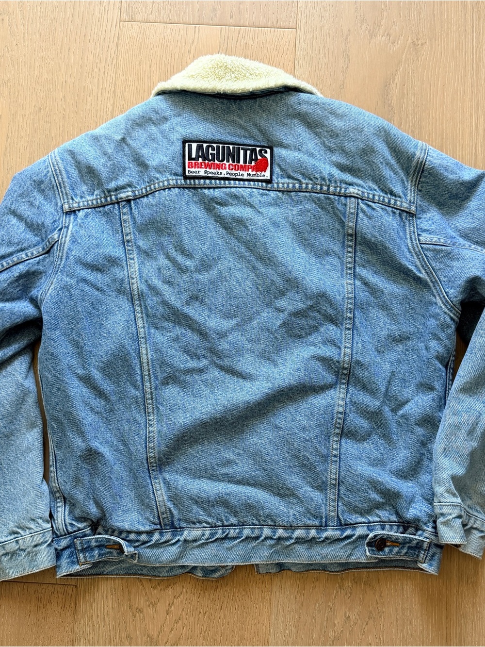 Levi’s Vintage Lagunita’s classic fleece-lined oversized denim jacket - Picture 6 of 7
